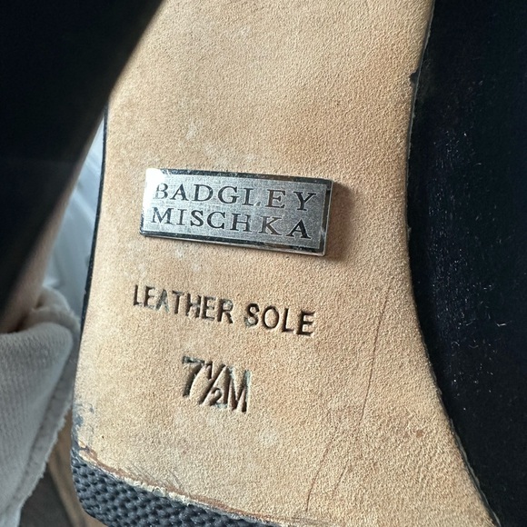 Badgley Mischka Black Satin Peep Toe Heels 7.5M Crystal Embellished Formal Pumps - Picture 8 of 9